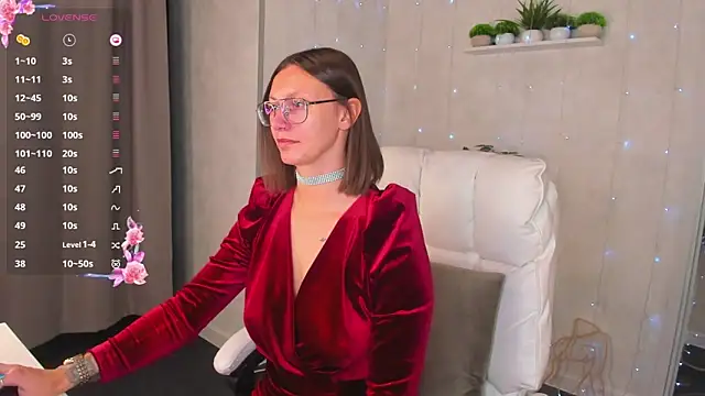 Elina Gravess online show from 10-03-25, 01:02