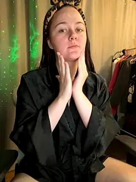 Snapshot of Cuty_Kitty chatting on 11-21-25, 04:33 Cuty Kitty online show from 11-21-25, 04:33