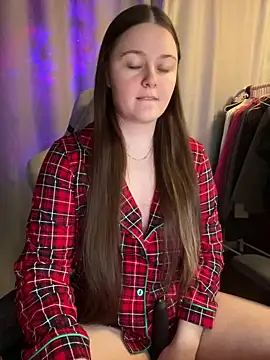 Snapshot of Cuty_Kitty chatting on 12-13-25, 11:54 Cuty Kitty online show from 12-13-25, 11:54