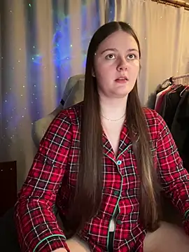 Snapshot of Cuty_Kitty chatting on 12-15-25, 09:08 Cuty Kitty online show from 12-15-25, 09:08