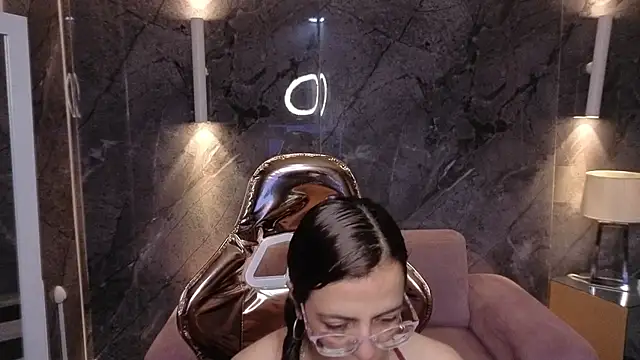  Evoni b online show from 12-22-25, 12:35