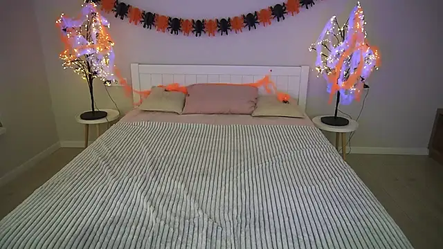 IvyLaurent online show from 11-02-25, 08:17