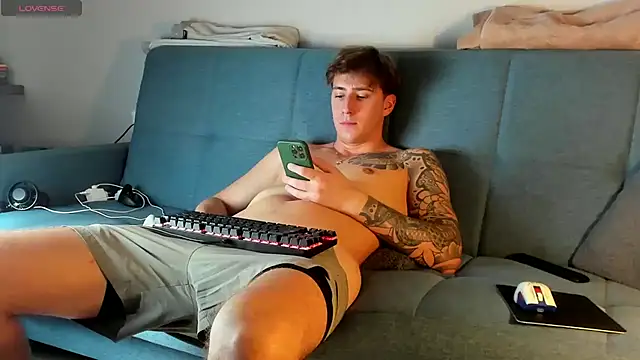 Snapshot of DaniHort chatting on 10-07-25, 11:18 DaniHort online show from 10-07-25, 11:18