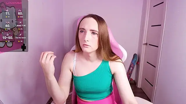 Snapshot of Vi_Luxy chatting on 11-23-25, 02:11 Vi Luxy online show from 11-23-25, 02:11