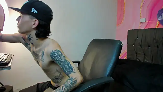 StraightBoy Nick online show from 10-02-25, 08:38