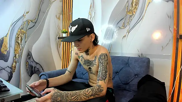 StraightBoy Nick online show from 10-10-25, 04:55