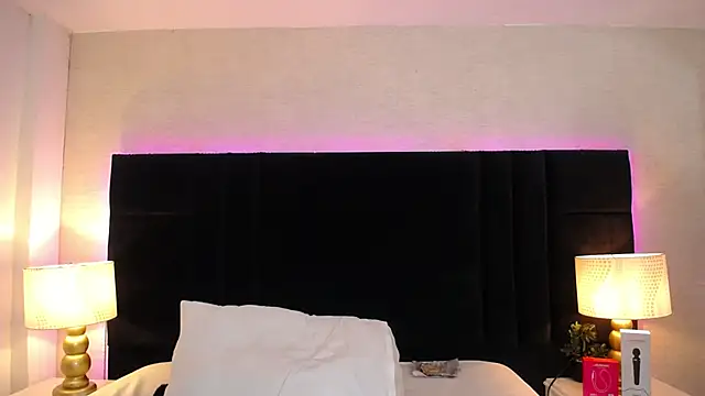 laila stilwiills online show from 04-06-26, 04:46