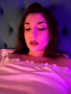 ScarletBloom  online show from 11-02-25, 04:42