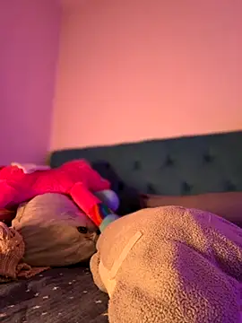 ScarletBloom  online show from 11-14-25, 04:49