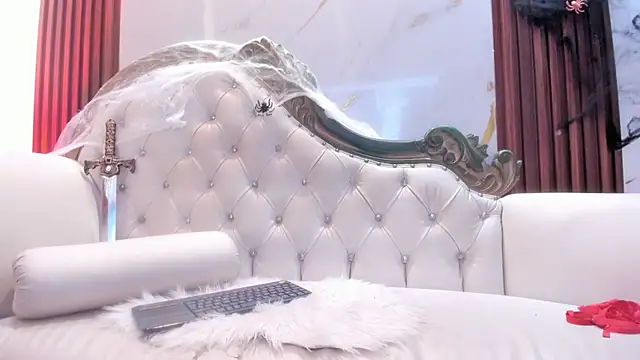 Snapshot of CoralieBronson chatting on 10-22-25, 08:41 CoralieBronson online show from 10-22-25, 08:41