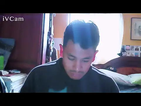 Snapshot of Mark97AE chatting on 10-17-25, 09:17 Mark97AE online show from 10-17-25, 09:17