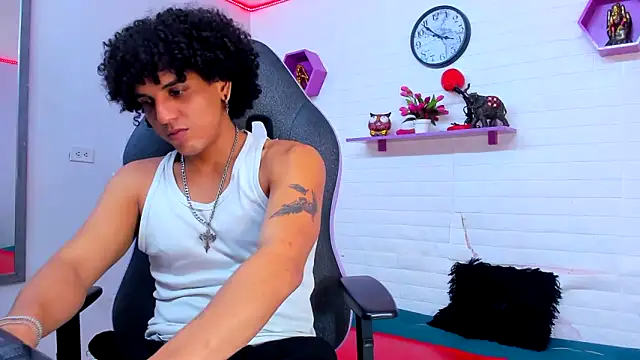 Xfire boy69 online show from 09-27-25, 08:03