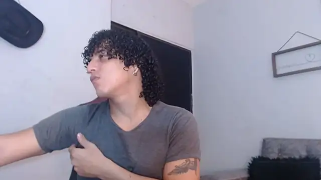 Xfire boy69 online show from 10-24-25, 04:25