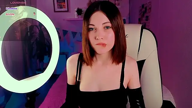 Snapshot of Kimmie_shine chatting on 09-24-25, 09:01 Kimmie shine online show from 09-24-25, 09:01