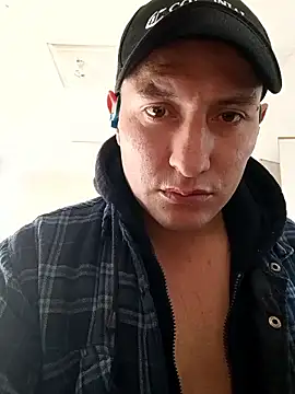 Zetaloco26 online show from 10-24-25, 04:25