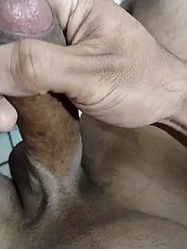 boyquente21 online show from 10-01-25, 01:22