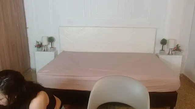 IvyShine7 online show from 12-22-25, 07:00