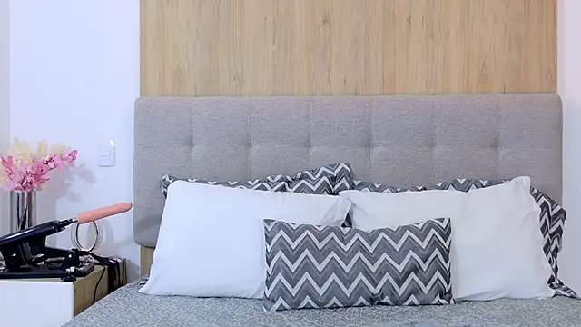 BeckySalas online show from 10-30-25, 08:20