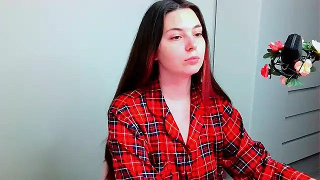 Snapshot of peachyness chatting on 12-19-25, 03:30 peachyness online show from 12-19-25, 03:30