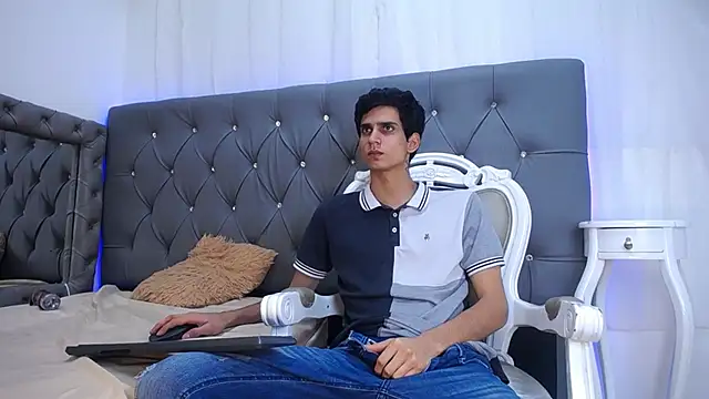 Sebalexis7 online show from 10-18-25, 02:36