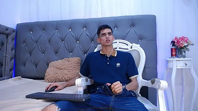 Sebalexis7 online show from 10-31-25, 03:40