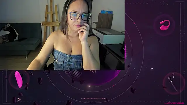 Snapshot of lady_sophie chatting on 09-18-25, 03:58 lady sophie online show from 09-18-25, 03:58
