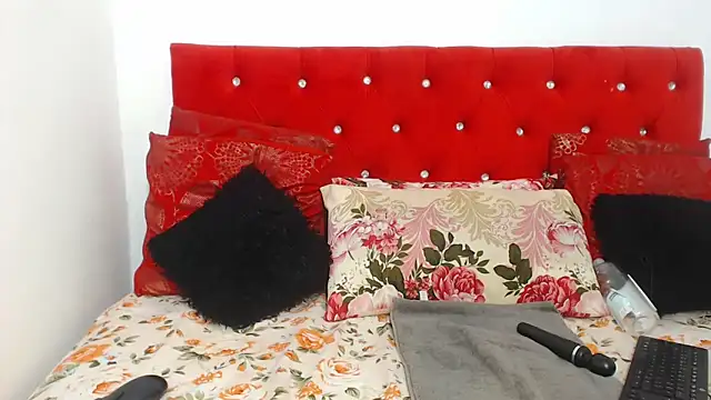 Snapshot of GoldSnowXxX chatting on 01-31-26, 09:02 GoldSnowXxX online show from 01-31-26, 09:02