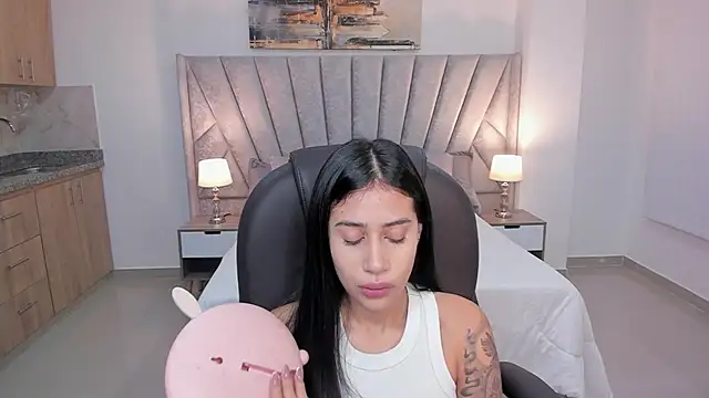 miranda crawfor online show from 10-15-25, 11:54