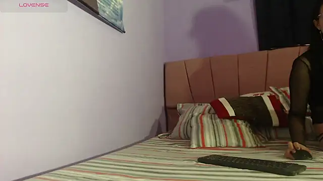  Bombom   online show from 02-16-26, 12:40