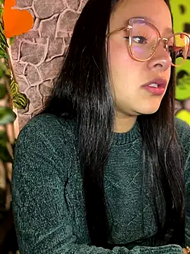 Liulee2 online show from 10-14-25, 03:46