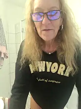 HotWifeLyn68 online show from 12-03-25, 02:37