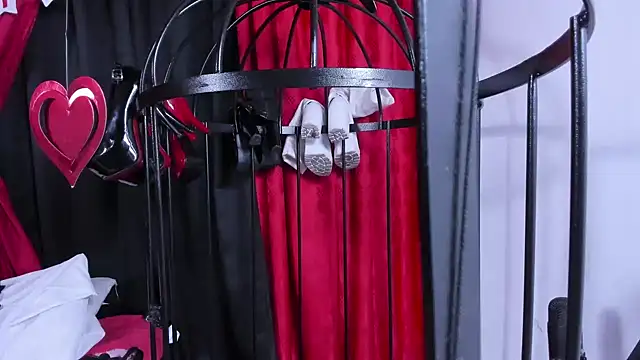 LiliThara online show from 02-14-26, 06:43