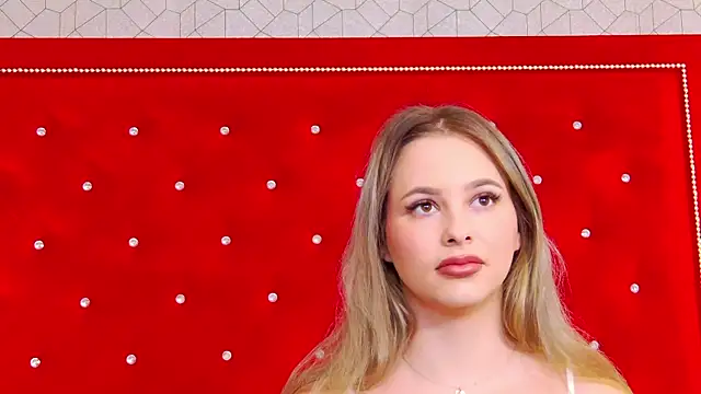 Snapshot of Ellsa_Jean_ chatting on 11-19-25, 03:28 Ellsa Jean online show from 11-19-25, 03:28