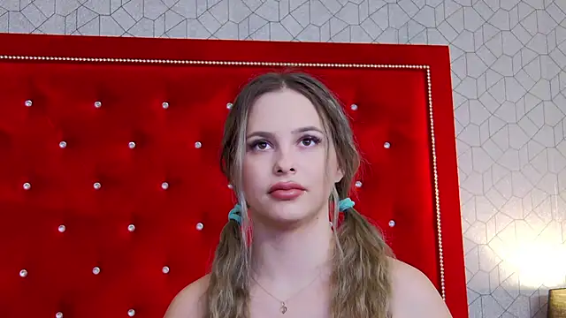 Snapshot of Ellsa_Jean_ chatting on 11-21-25, 03:38 Ellsa Jean online show from 11-21-25, 03:38