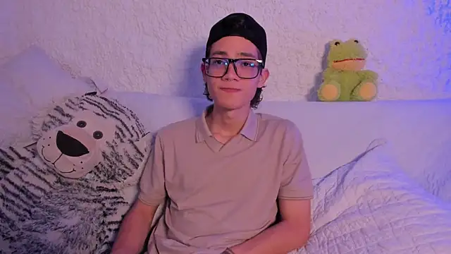 Snapshot of thiago_kinghot chatting on 09-10-25, 06:57 thiago kinghot online show from 09-10-25, 06:57