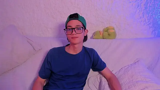 Snapshot of thiago_kinghot chatting on 09-10-25, 07:03 thiago kinghot online show from 09-10-25, 07:03