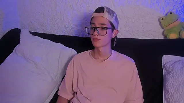 Snapshot of thiago_kinghot chatting on 09-13-25, 07:13 thiago kinghot online show from 09-13-25, 07:13