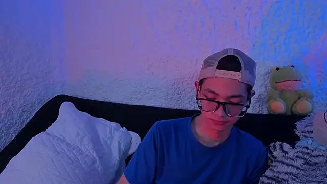 Snapshot of thiago_kinghot chatting on 09-15-25, 05:18 thiago kinghot online show from 09-15-25, 05:18