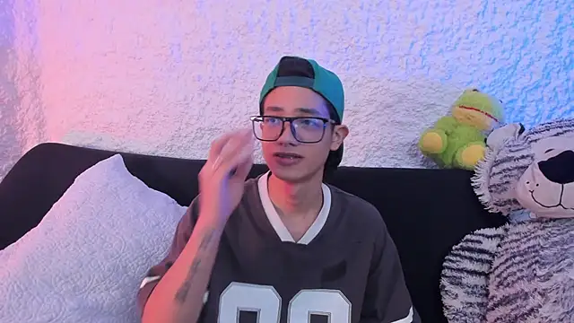 Snapshot of thiago_kinghot chatting on 09-19-25, 05:09 thiago kinghot online show from 09-19-25, 05:09