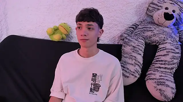 Snapshot of thiago_kinghot chatting on 09-24-25, 03:43 thiago kinghot online show from 09-24-25, 03:43