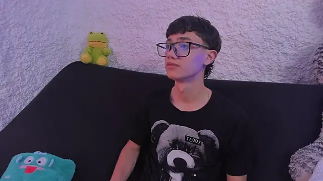 Snapshot of thiago_kinghot chatting on 09-25-25, 05:33 thiago kinghot online show from 09-25-25, 05:33