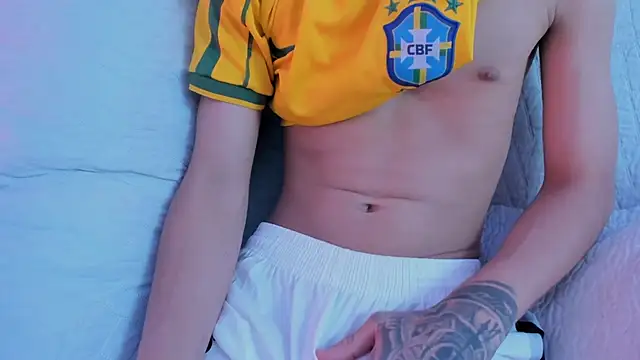 Snapshot of thiago_kinghot chatting on 09-27-25, 06:18 thiago kinghot online show from 09-27-25, 06:18