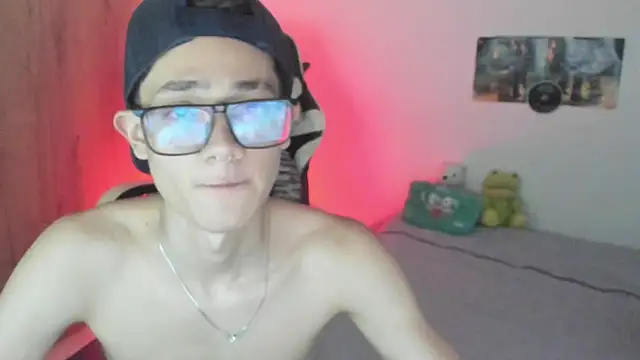 Snapshot of thiago_kinghot chatting on 10-06-25, 10:40 thiago kinghot online show from 10-06-25, 10:40