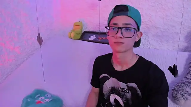 Snapshot of thiago_kinghot chatting on 10-11-25, 06:56 thiago kinghot online show from 10-11-25, 06:56