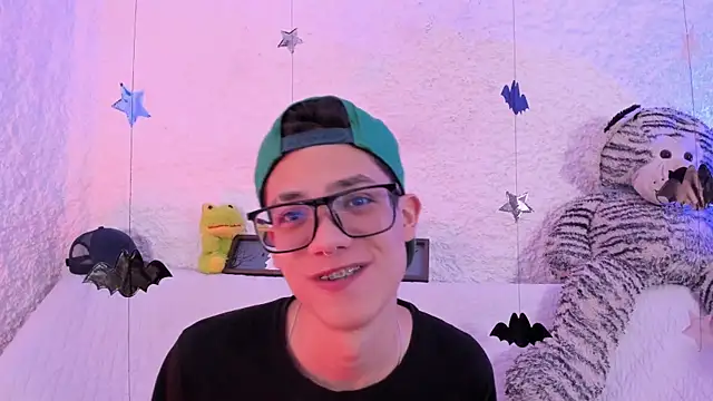 Snapshot of thiago_kinghot chatting on 10-11-25, 07:23 thiago kinghot online show from 10-11-25, 07:23