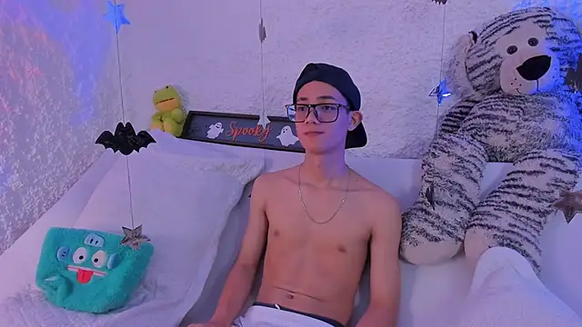 Snapshot of thiago_kinghot chatting on 10-13-25, 05:29 thiago kinghot online show from 10-13-25, 05:29