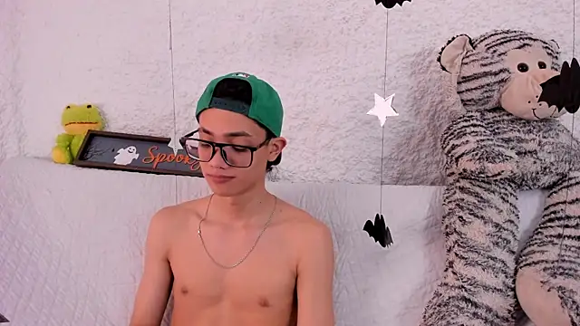 Snapshot of thiago_kinghot chatting on 10-14-25, 12:50 thiago kinghot online show from 10-14-25, 12:50