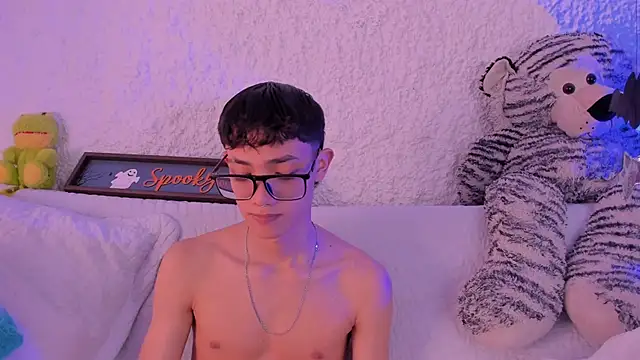 Snapshot of thiago_kinghot chatting on 11-04-25, 03:49 thiago kinghot online show from 11-04-25, 03:49