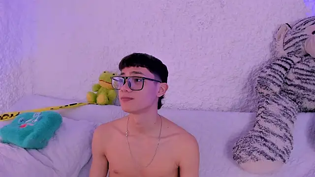 Snapshot of thiago_kinghot chatting on 11-10-25, 05:39 thiago kinghot online show from 11-10-25, 05:39