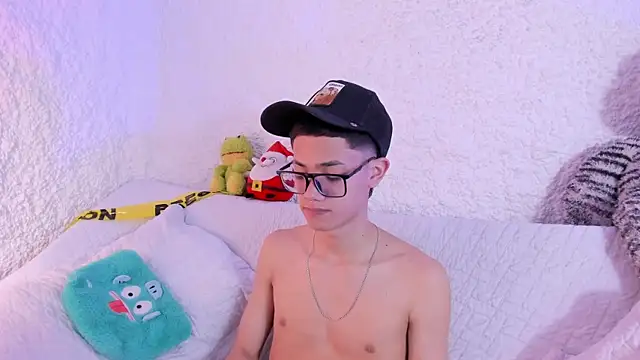 Snapshot of thiago_kinghot chatting on 11-18-25, 12:31 thiago kinghot online show from 11-18-25, 12:31